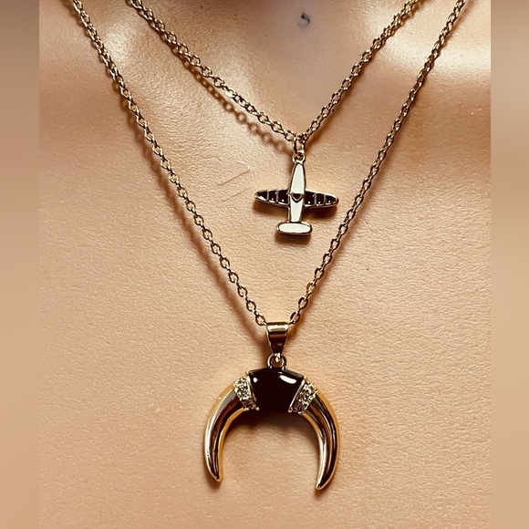 FASHION JEWELRY CHAIN STAINLESS STEEL DOUBLE LAYER HORN & AIRPLANE GOLD COLOR ** - Picture 1 of 11